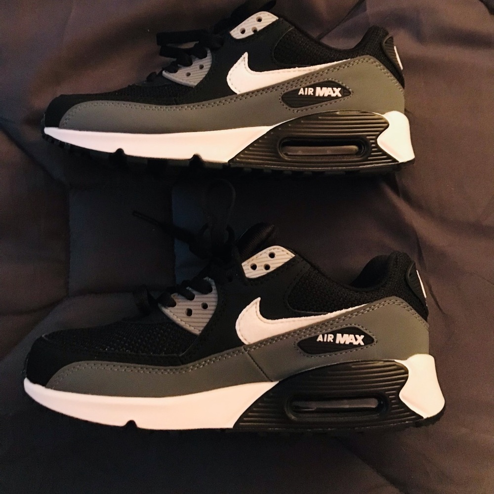 Nike Air Max 90 Essential White/Black/Grey, Womens Size 8.
